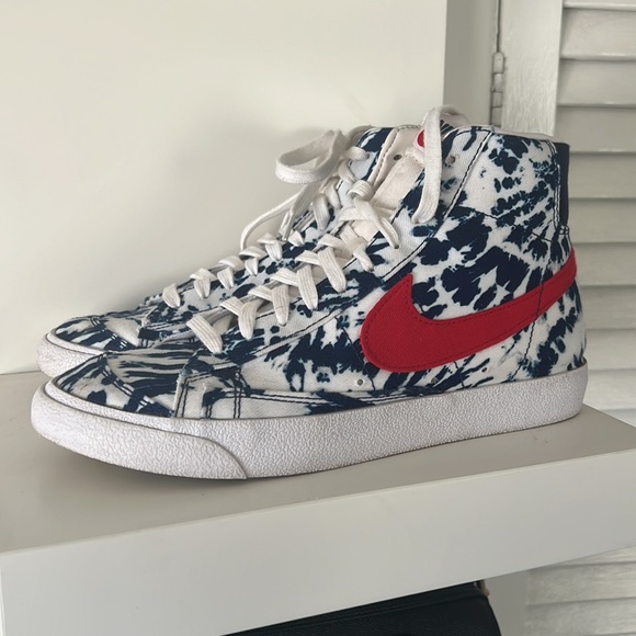 Nike Blazers Mid Vintage Blue Tie -Dye💙🤍 - Picture 4 of 5